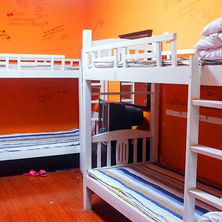Dengba Hostel Chengdu Branch Exteriör bild
