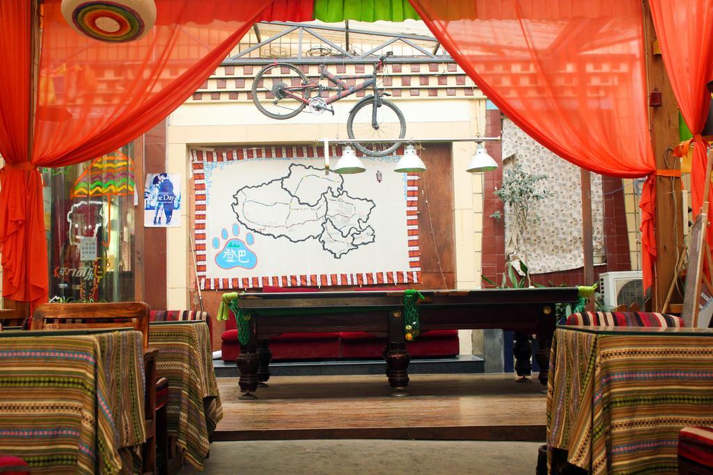Dengba Hostel Chengdu Branch Exteriör bild