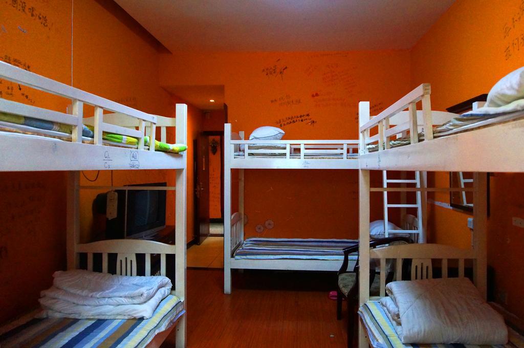 Dengba Hostel Chengdu Branch Exteriör bild
