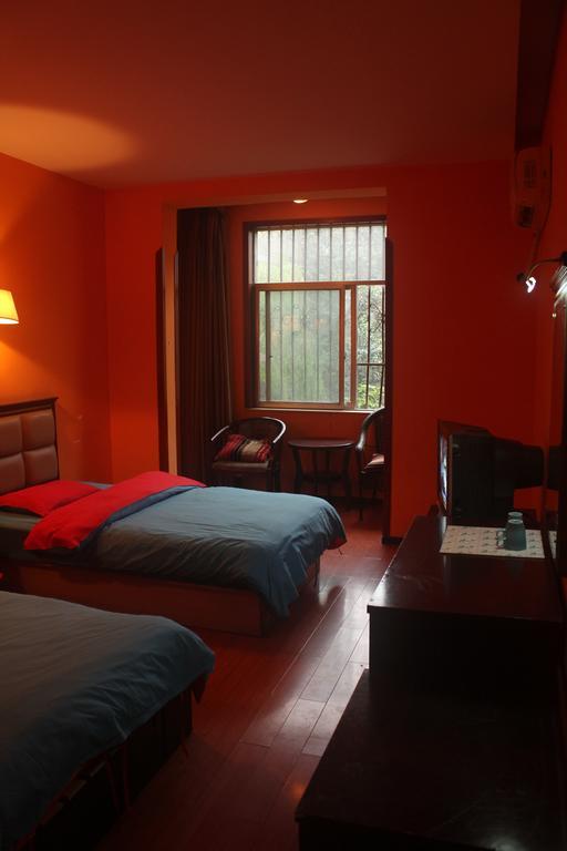Dengba Hostel Chengdu Branch Exteriör bild